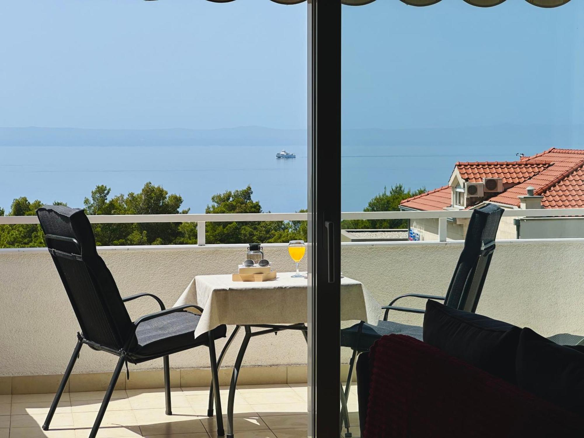 Penthouse Studio With Sea View Makarska Exterior photo